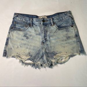 Free People Raw Fray Distressed Bleach Short Shorts Medium Rise Acid‎ Wash